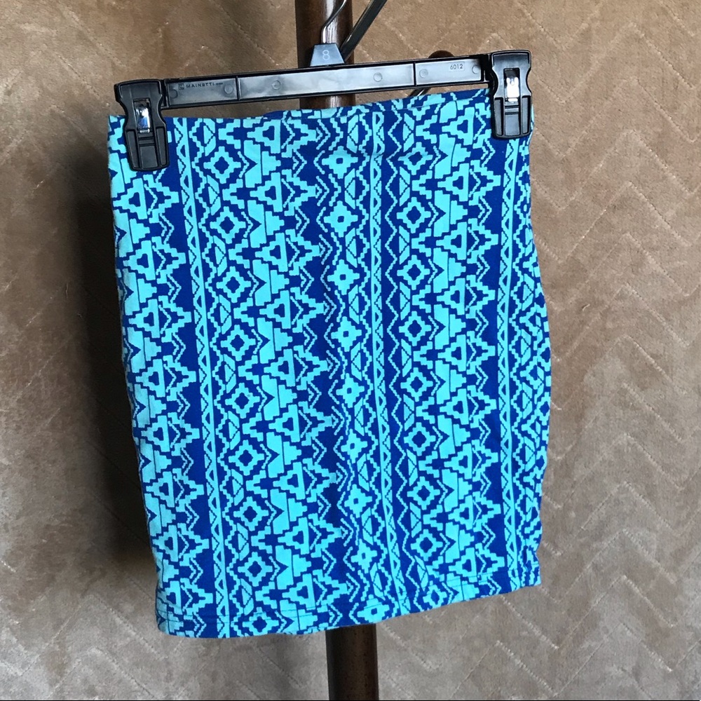 Eye catching Forever 21 bodycon skirt